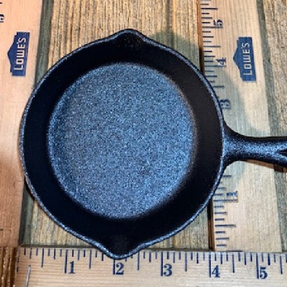 Four Old Mountain Cast Iron Spoon Rest Mini-Skillet 4 1/2" wide Four 0166-10137 - Picture 16 of 16